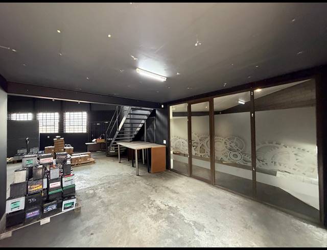 140M² WAREHOUSE TO LET IN HALFWAY HOUSE